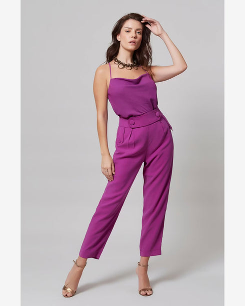 Calça cenoura detalhe lapela💫