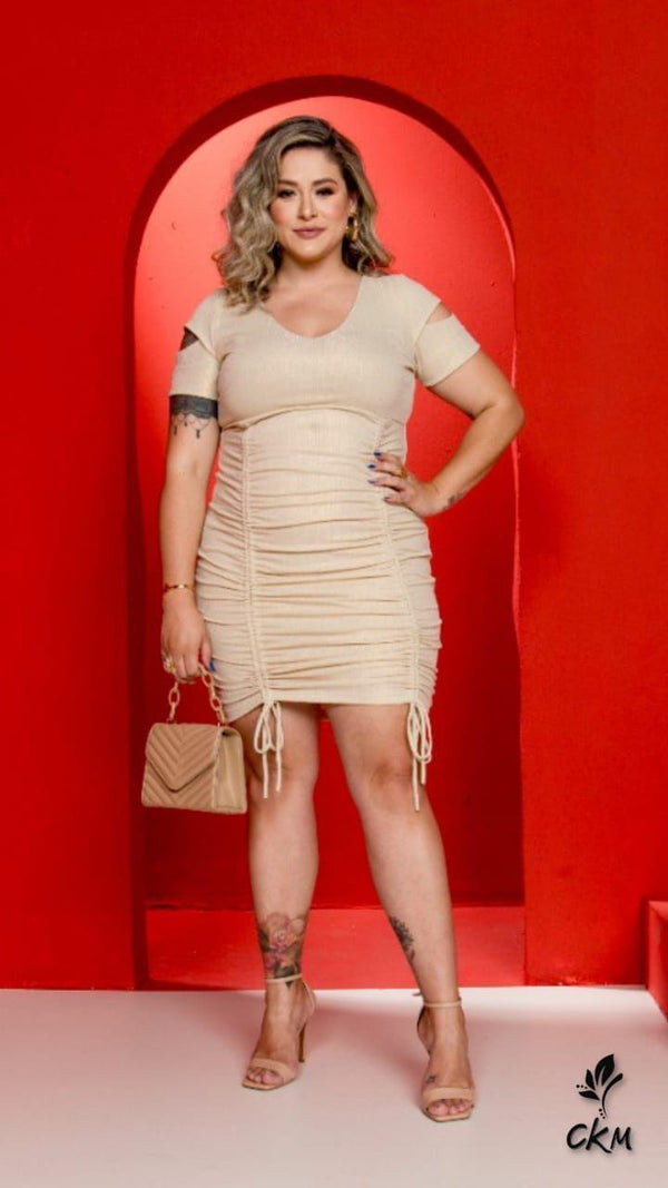 Vestido dourado CKM 💫