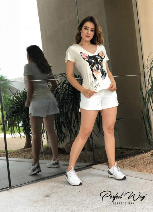 T-shirt estampado pinscher com pedraria