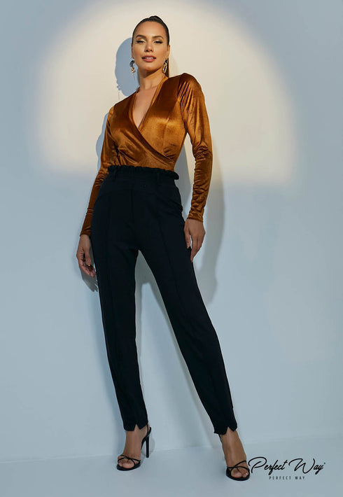 BODY DE VELUDO C/ TRANSPASSE MARROM RI12048,💫