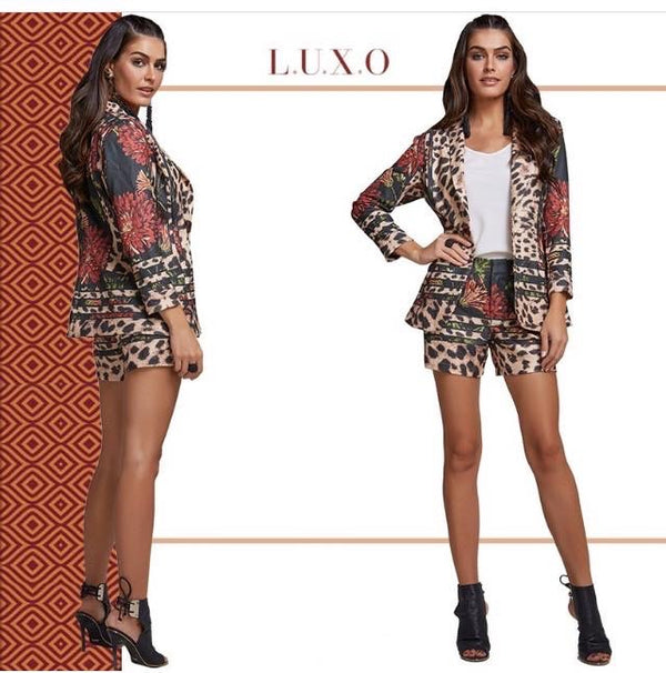 Conjunto Blazer com Shorts - Luxo 💫