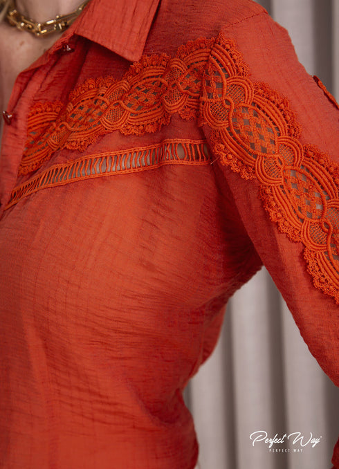 Camisa com detalhes de guipure💫