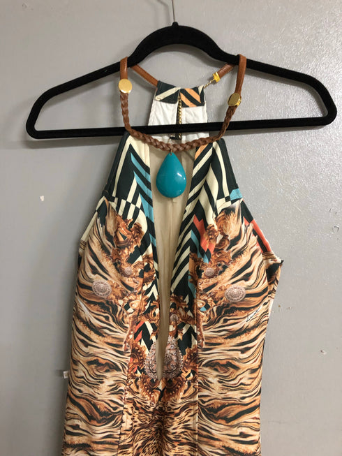 Vestido Bico com Aviamento Couro,