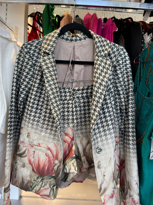 Conjunto Blazer com Shorts - Luxo 💫