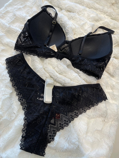 .Conjunto em renda Del Laras