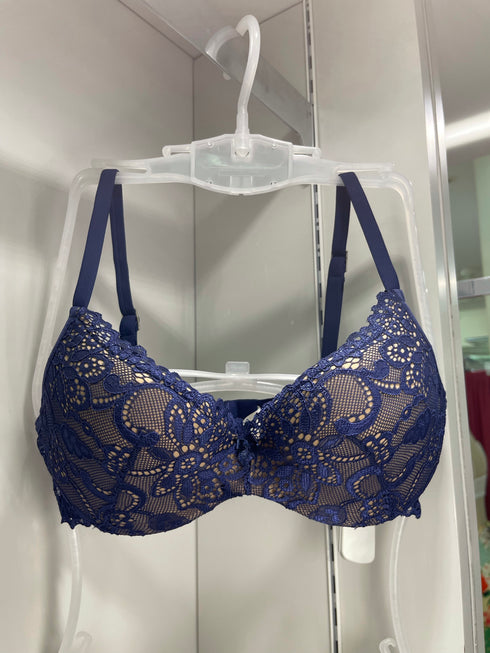 Sutiã Renda com bojo meia taça Karícia