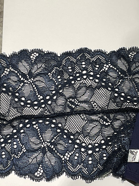 …Calcinha Fio traseiro e renda