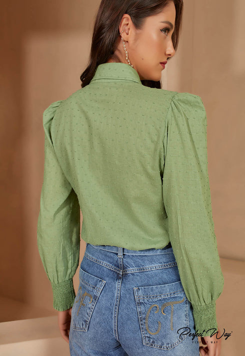 CAMISA C/PREGAS MAIS DETALHES LO113200💫