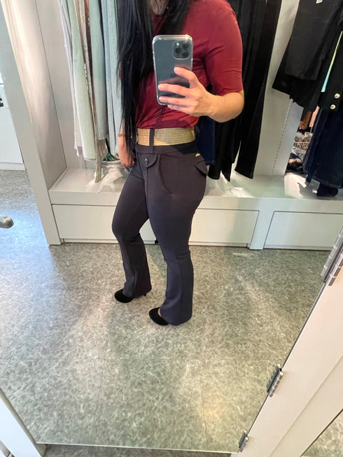 Calça Preta com Cinto Montaria💫