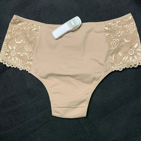 …Calcinha Plus com Renda