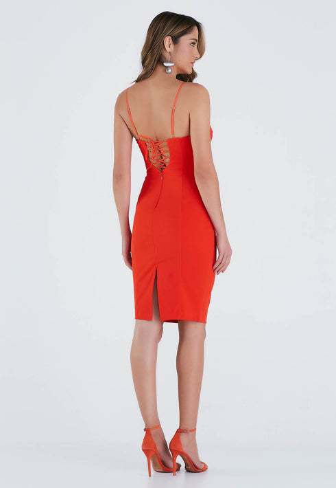 Vestido midi com bordado 💫