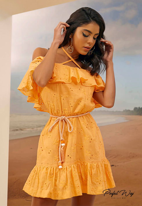 VESTIDO C/ CORDÕES 💫