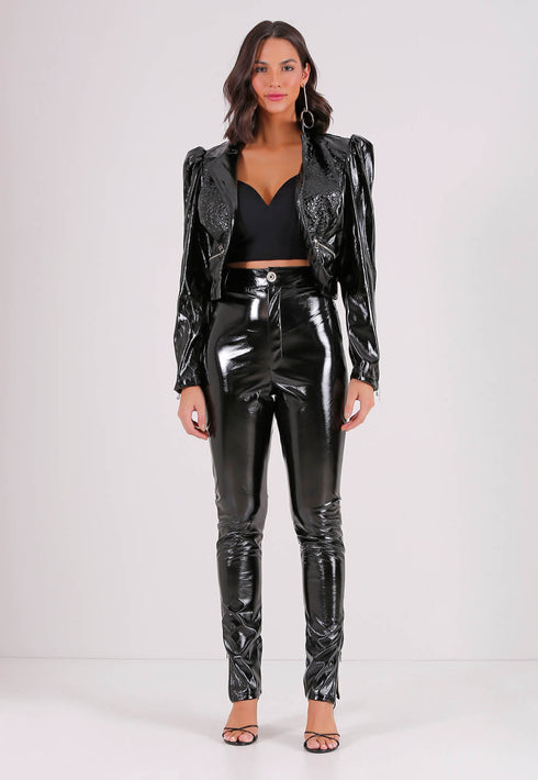 JAQUETA COM RECORTES EM COURO ECOLÓGICO 💫