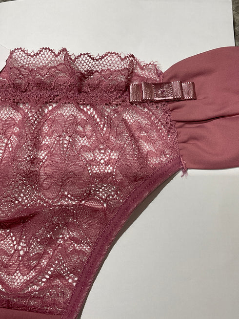 Calcinha de renda estiloso