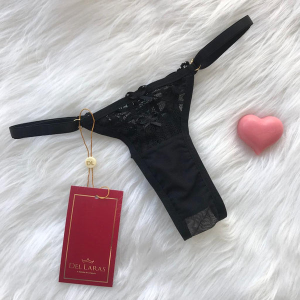 CALCINHA EM RENDA COM LAÇOS E REGULAGEM NA LATERAL