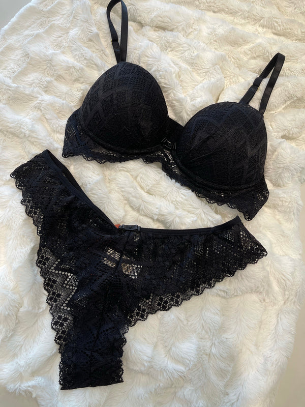 .Conjunto em renda Del Laras