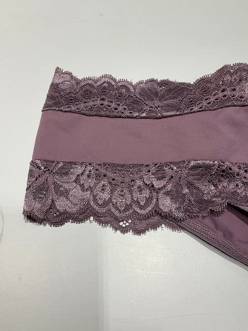 Calcinha em microfibra com renda