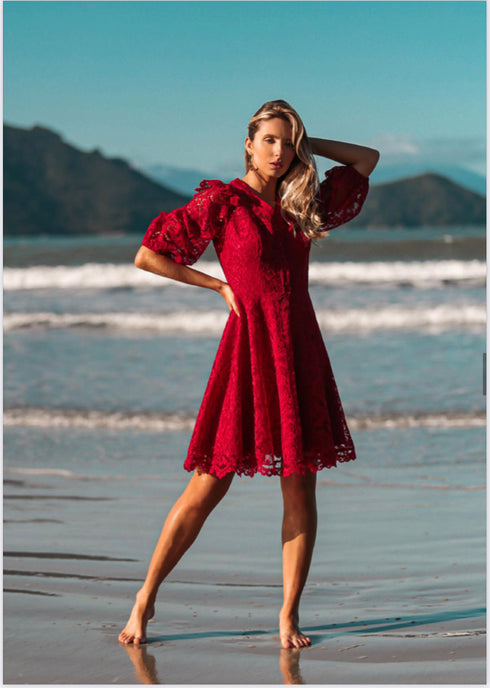 VESTIDO DE RENDA EVASÊ MANGA LONGA  💫